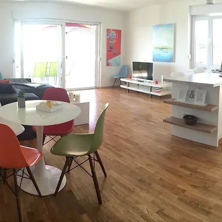 Sea View Apartment *