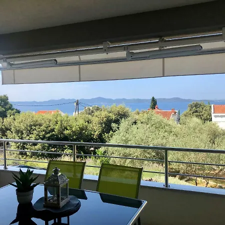 Sea View *